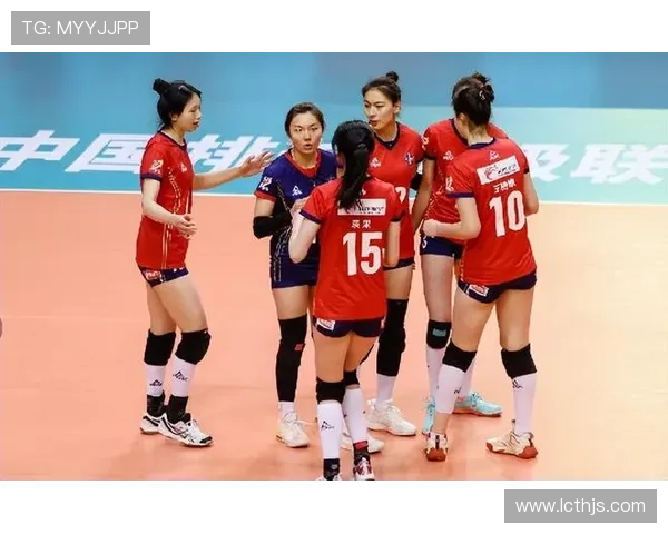 成都排球队的蜕变与成长:一段排球精神的纪实之旅 成都排球队的蜕变与成长:一段排球精神的纪实之旅